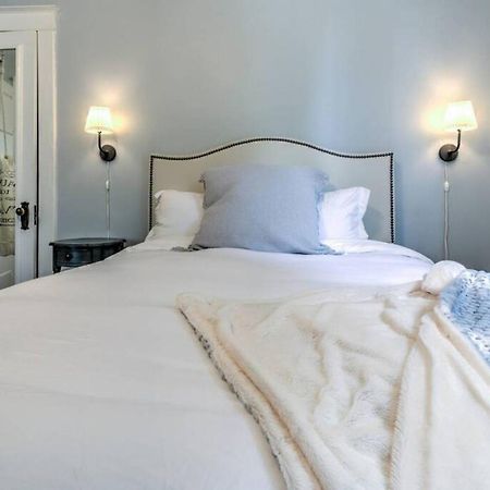 Elegant Colonial With Lovely Details And Character Memphis Exteriör bild