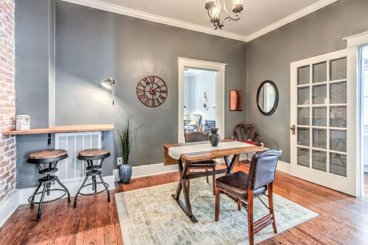 Elegant Colonial With Lovely Details And Character Memphis Exteriör bild