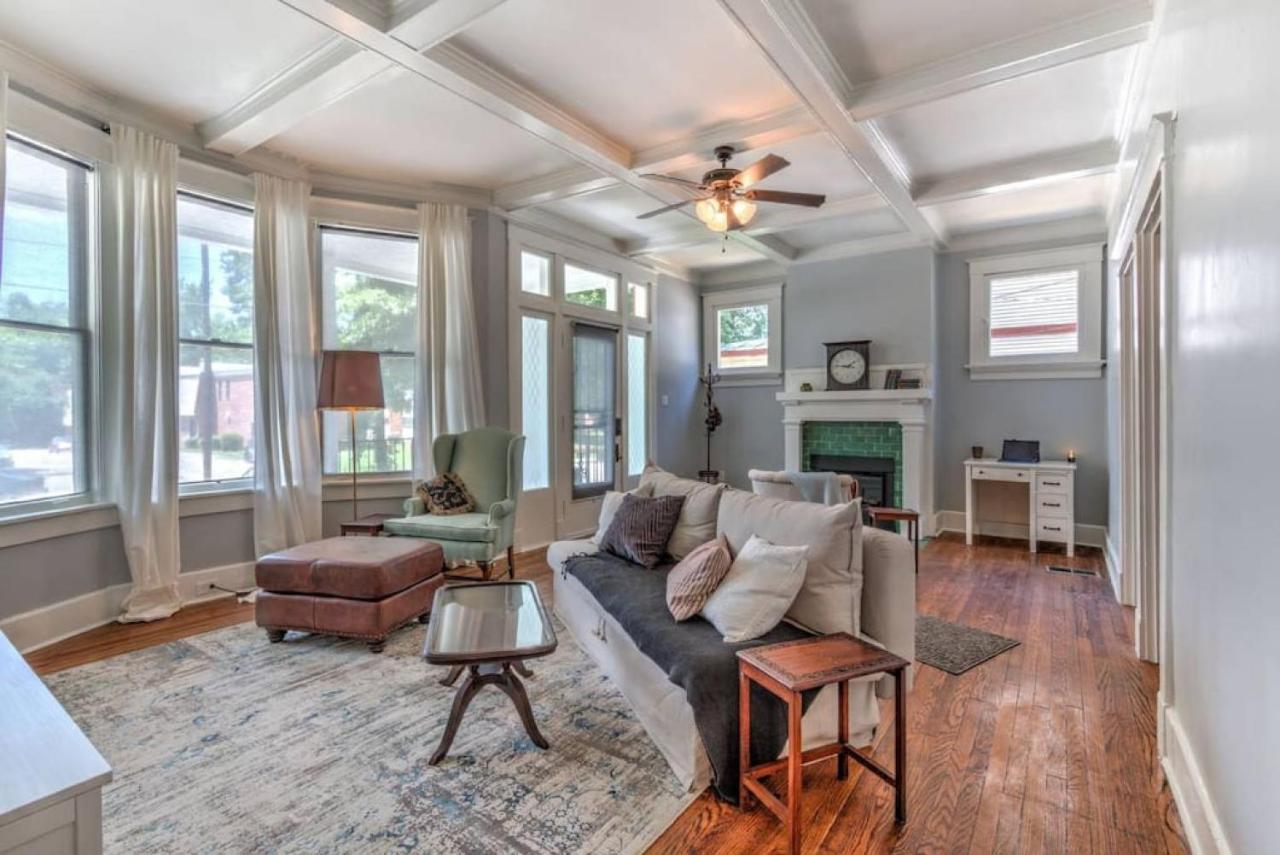 Elegant Colonial With Lovely Details And Character Memphis Exteriör bild