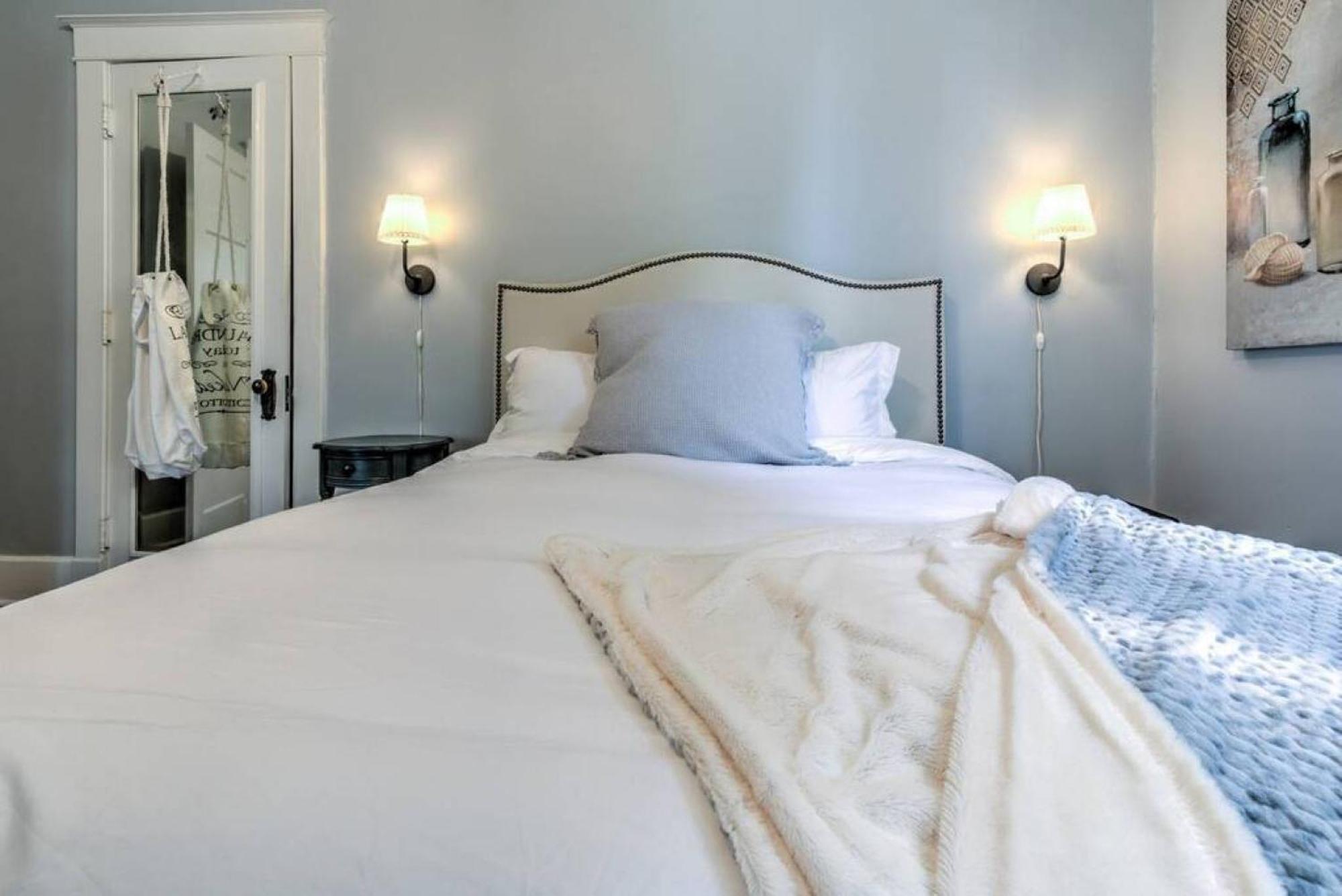 Elegant Colonial With Lovely Details And Character Memphis Exteriör bild