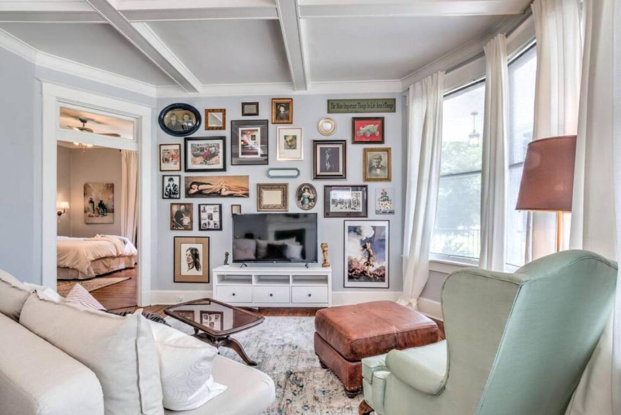 Elegant Colonial With Lovely Details And Character Memphis Exteriör bild